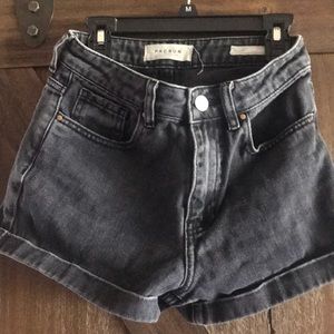 PacSun faded black mom shorts denim size 24